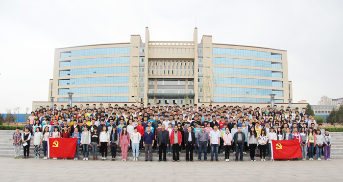 我们举行2015年度入党积极分子培训班开班仪式 我们举行2015年度入党积极分子培训班开班仪式