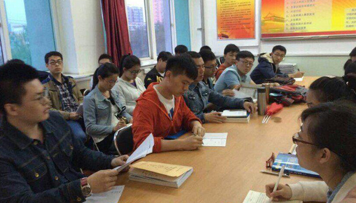我们第三学生党总支各党支部召开“四个全面”专题学习会 我们第三学生党总支各党支部召开“四个全面”专题学习会