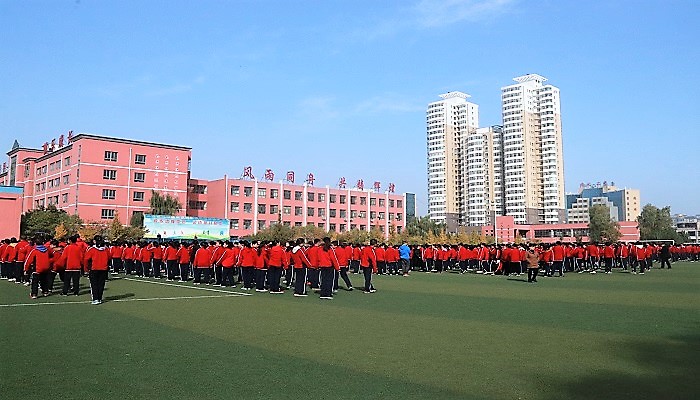 我们国旗护卫队赴孝义七中执行义务升旗任务 我们国旗护卫队赴孝义七中执行义务升旗任务
