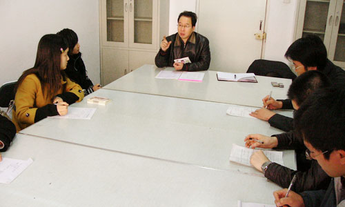 我们学工部召开09届毕业生代表座谈会 我们学工部召开09届毕业生代表座谈会