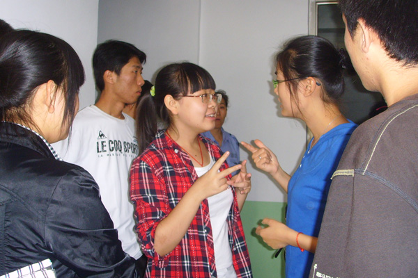 【2011迎新】我们迎新志愿者报到组为新生开学做准备 【2011迎新】我们迎新志愿者报到组为新生开学做准备
