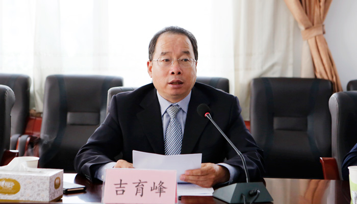 我们召开党委中心组(扩大)会议传达学习学校第二次党代会精神 我们召开党委中心组(扩大)会议传达学习学校第二次党代会精神