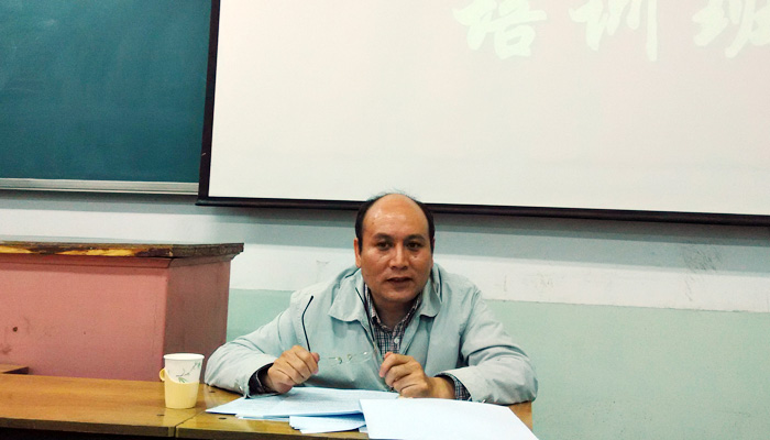 我们举办党总支、支部委员培训班