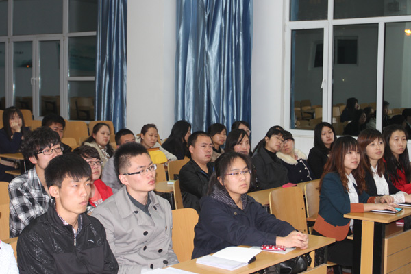 我们明向校区学生、教师党支部集体观看《与死神共舞》 我们明向校区学生、教师党支部集体观看《与死神共舞》