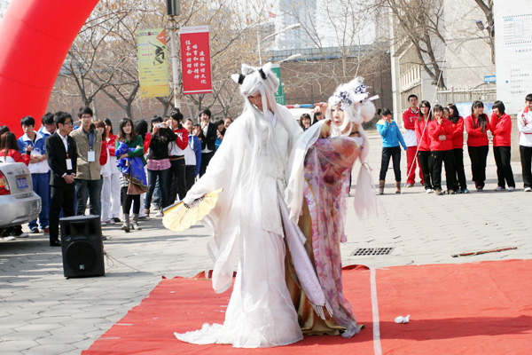 我们第五届“现代风华”校园文化节隆重开幕 我们第五届“现代风华”校园文化节隆重开幕