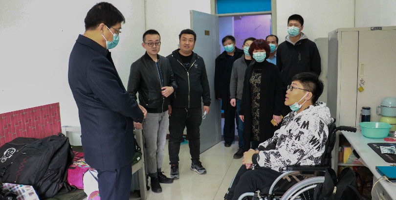 我们领导看望新学期返校学生 我们领导看望新学期返校学生