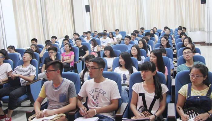 我们“两学一做”讲师团做“学习习近平总书记系列重要讲话”专题讲座 我们“两学一做”讲师团做“学习习近平总书记系列重要讲话”专题讲座