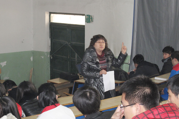 我们召开新学期班团支部干部大会 我们召开新学期班团支部干部大会