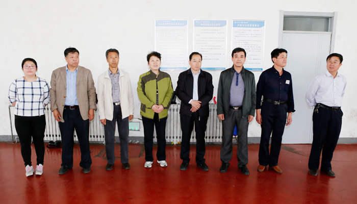 我们举行第四届教职工趣味运动会 我们举行第四届教职工趣味运动会