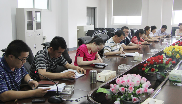 我们学工部召开非事业编制职工转正测评大会