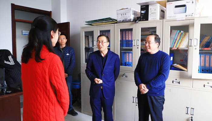 校领导翟健、梁卫国莅临我们调研指导工作