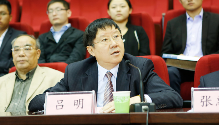 我们隆重举行2014级新生开学典礼暨军训动员大会 我们隆重举行2014级新生开学典礼暨军训动员大会