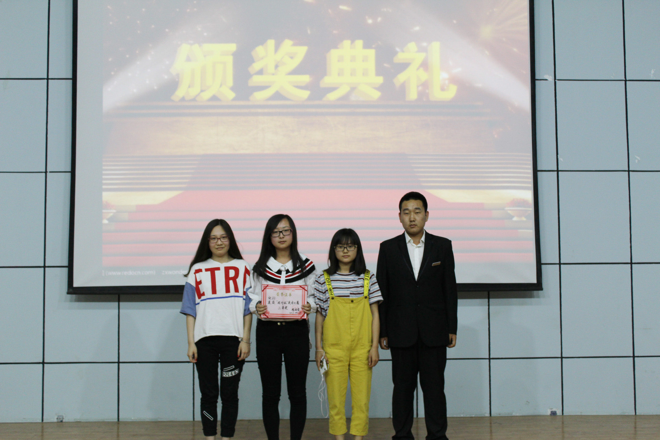 我们“现代杯”英语风采大赛圆满落幕 我们“现代杯”英语风采大赛圆满落幕