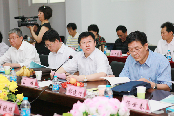 山西省学位办专家组对我们申请列为学士学位授予单位与授予专业工作进行检查指导