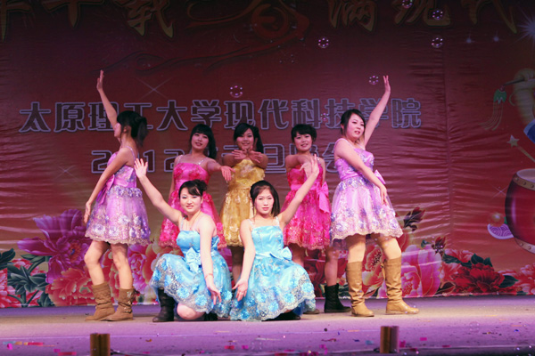 我们2012年元旦晚会圆满结束