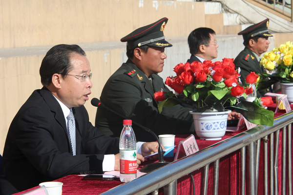 我们隆重举行2012级新生开学典礼暨军训动员大会 我们隆重举行2012级新生开学典礼暨军训动员大会