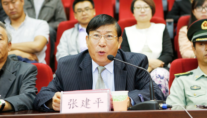 我们隆重举行2014级新生开学典礼暨军训动员大会 我们隆重举行2014级新生开学典礼暨军训动员大会