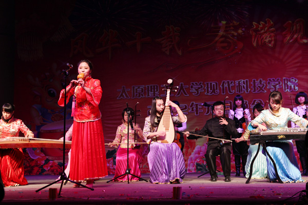 我们2012年元旦晚会圆满结束