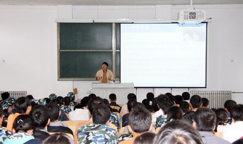 我们举行新生入学教育启动仪式 我们举行新生入学教育启动仪式