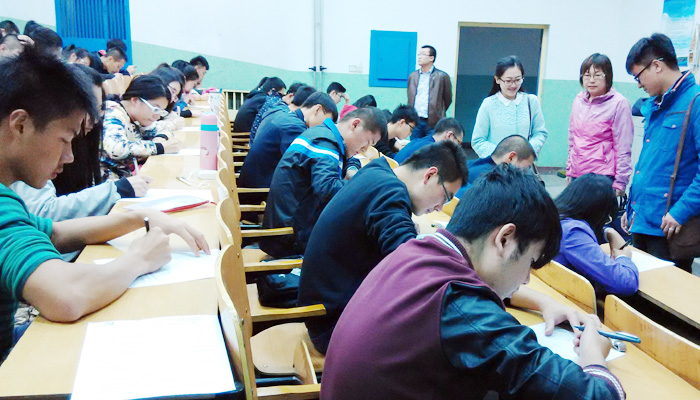 我们各学生党总支进行学习党章第一阶段测试 我们各学生党总支进行学习党章第一阶段测试