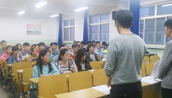 第一学生党总支开展“四个全面”战略布局和世界地球日讨论交流会 第一学生党总支开展“四个全面”战略布局和世界地球日讨论交流会