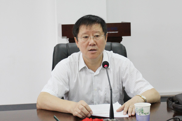 我们召开第一届学位评定委员会第一次会议 我们召开第一届学位评定委员会第一次会议
