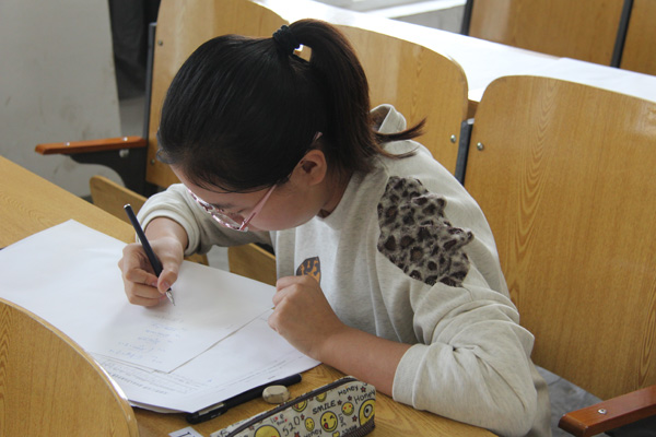 我们大学生数学竞赛圆满结束 我们大学生数学竞赛圆满结束