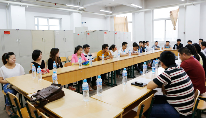 我们召开2013届毕业生主要学生干部座谈会 我们召开2013届毕业生主要学生干部座谈会