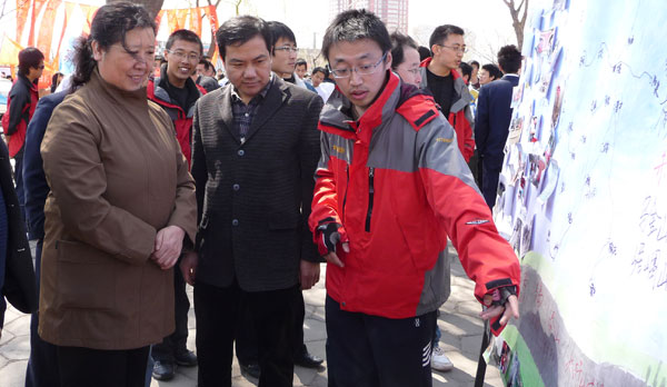 我们举办第二届“现代风华”校园文化节