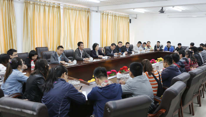 我们组织党支部书记到孝义校区参观 我们组织党支部书记到孝义校区参观