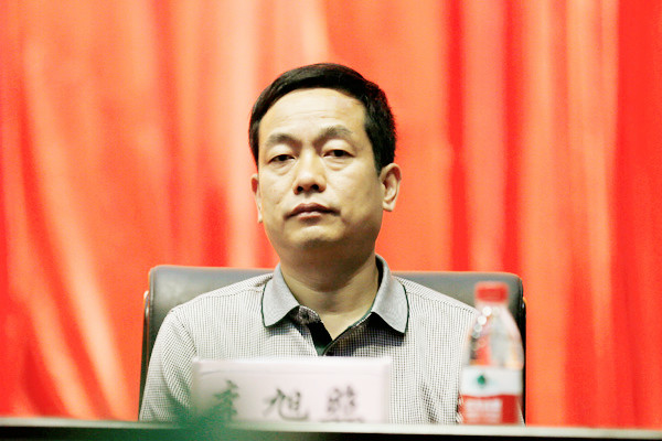 我们举行2013届毕业生毕业典礼暨学位授予大会