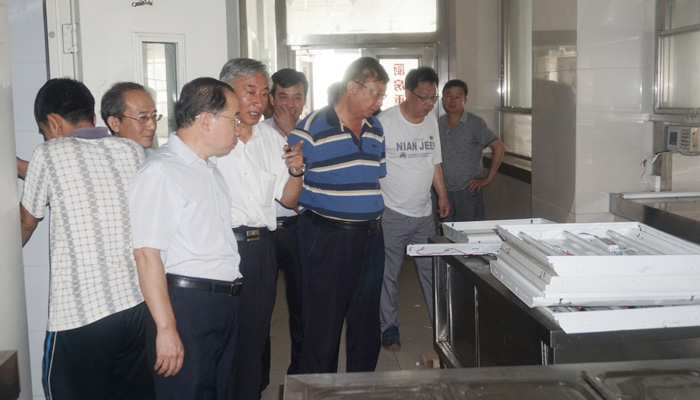 院领导赴孝义校区慰问暑期一线教职工 院领导赴孝义校区慰问暑期一线教职工
