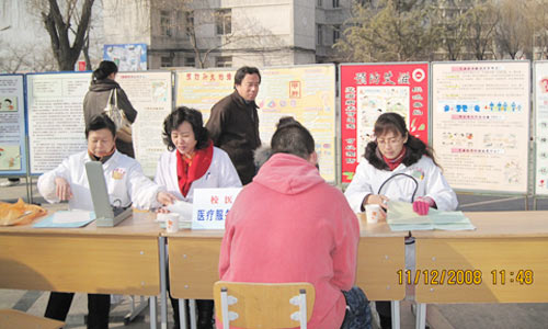 我们与太阳集团网tyc9728长风服务中心等四单位联合开展“和谐、健康、安全、节约”宣传教育及签名活动 我们与太阳集团网tyc9728长风服务中心等四单位联合开展“和谐、健康、安全、节约”宣传教育及签名活动
