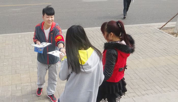 我们在孝义校区开展防范电信诈骗宣传活动