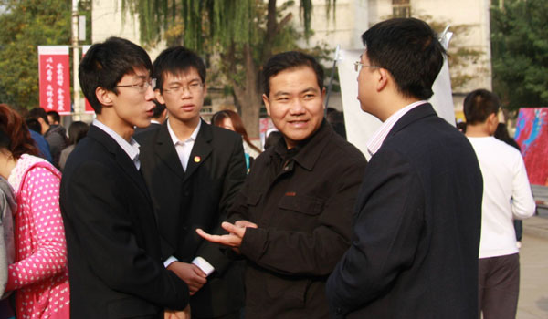 我们团学组织开展纳新工作 我们团学组织开展纳新工作
