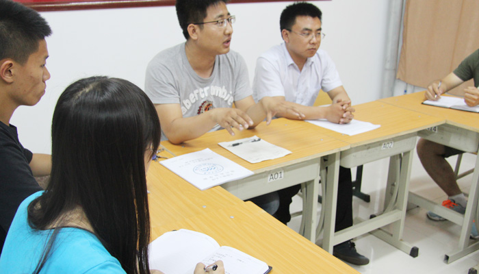 第十七学生党支部召开专题学习会 第十七学生党支部召开专题学习会