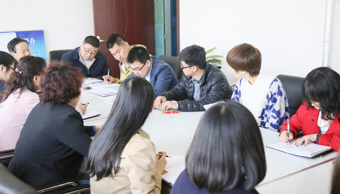 学工部组织学习吴书记和黄校长在学校2016年工作会议上的讲话 学工部组织学习吴书记和黄校长在学校2016年工作会议上的讲话