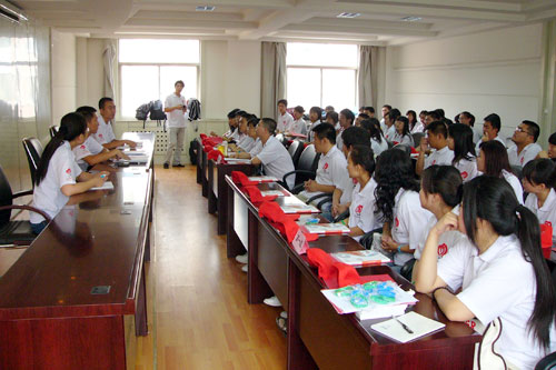 我们崔博、路一丁同学昨随山西省2008北京奥运会百名志愿者服务队出征 我们崔博、路一丁同学昨随山西省2008北京奥运会百名志愿者服务队出征