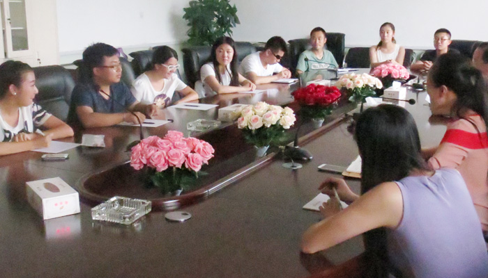 我们召开2015届毕业生主要学生干部座谈会
