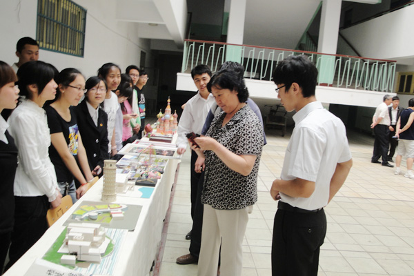我们举办第四届“现代风华”文化节优秀作品展 我们举办第四届“现代风华”文化节优秀作品展