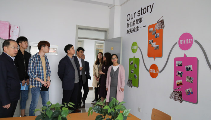 省高校思政工作专项督查组莅临我们督查调研 省高校思政工作专项督查组莅临我们督查调研