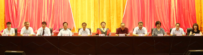 我们隆重举行2014届毕业生毕业典礼暨学位授予大会 我们隆重举行2014届毕业生毕业典礼暨学位授予大会