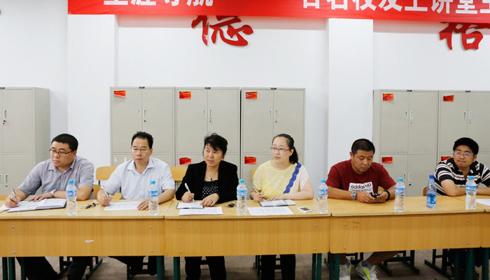 我们召开2013届毕业生主要学生干部座谈会 我们召开2013届毕业生主要学生干部座谈会
