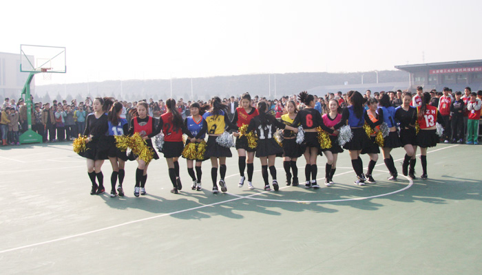 我们孝义校区2014级新生篮球赛火热开赛 我们孝义校区2014级新生篮球赛火热开赛