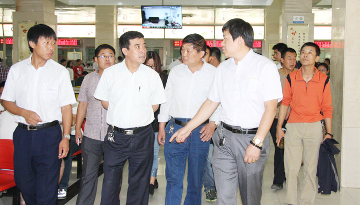 我们后勤部员工到明向校区学习参观 我们后勤部员工到明向校区学习参观