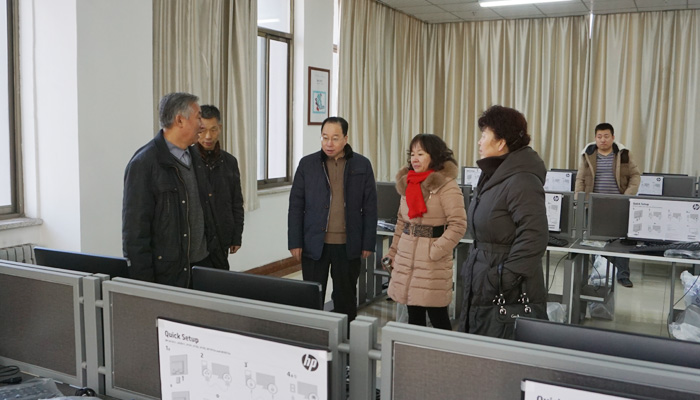 院领导赴孝义校区慰问春节期间坚守岗位的教职员工 院领导赴孝义校区慰问春节期间坚守岗位的教职员工