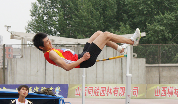 我们获省大中学生田径运动会独立学院组女团第一、男团及总分第二佳绩 我们获省大中学生田径运动会独立学院组女团第一、男团及总分第二佳绩