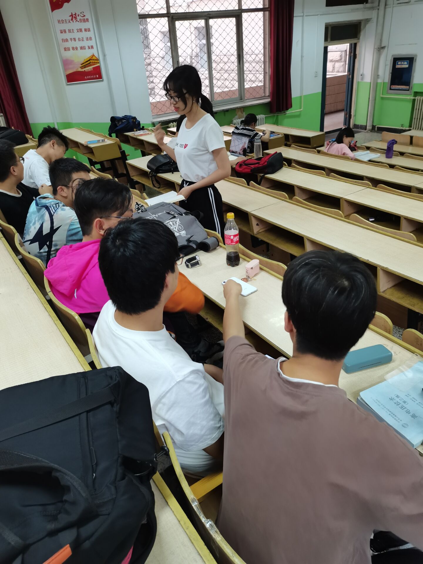 现代自测学生党支部深入开展“我为群众办实事”实践活动 现代自测学生党支部深入开展“我为群众办实事”实践活动