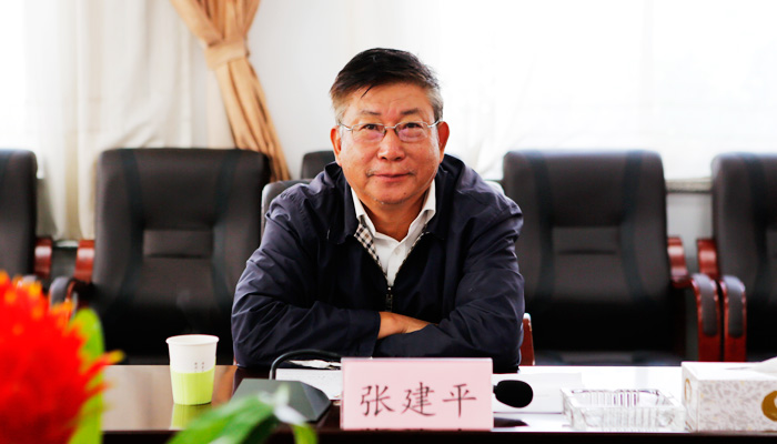 我们召开中层干部会议 我们召开中层干部会议