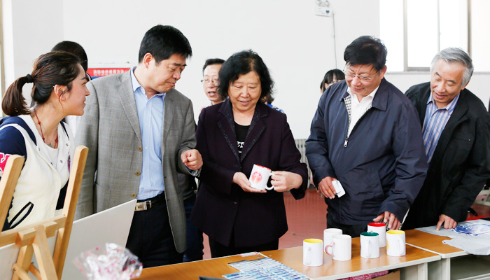 我们成功举办第一届创意市集 我们成功举办第一届创意市集